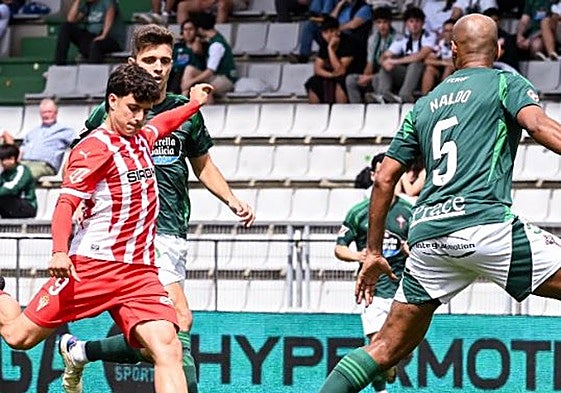 El Sporting cierra el curso con una victoria en Ferrol