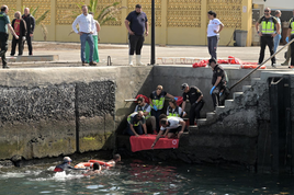 El rescate de la semana pasada al cayuco que volcó en El Hierro
