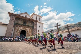 Celebración mestiza en Andahuaylillas.