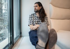 El director y guionista Óliver Laxe posa en el Espacio Movistar de Madrid.