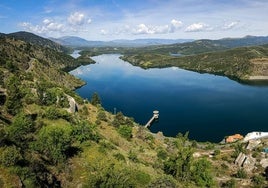Vista del embalse y presa del Atazar, en Madrid, que está al 98% de su capacidad.