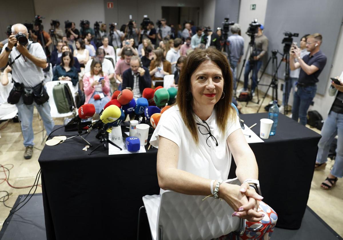 La exmilitante socialista Leire Díez, durante la rueda de prensa.