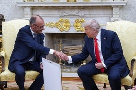 El canciller alemán, Friedrich Merz, y el presidente de Estados Unidos, Donald Trump, este jueves en la Casa Blanca.