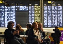 Vuelos retrasados en el aeropuerto de Bilbao.