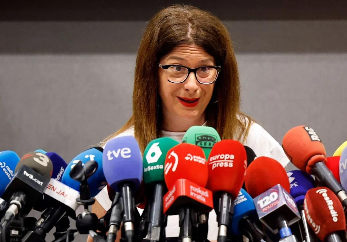 La exconcejala socialista durante su comparecencia ante los medios de comunicación