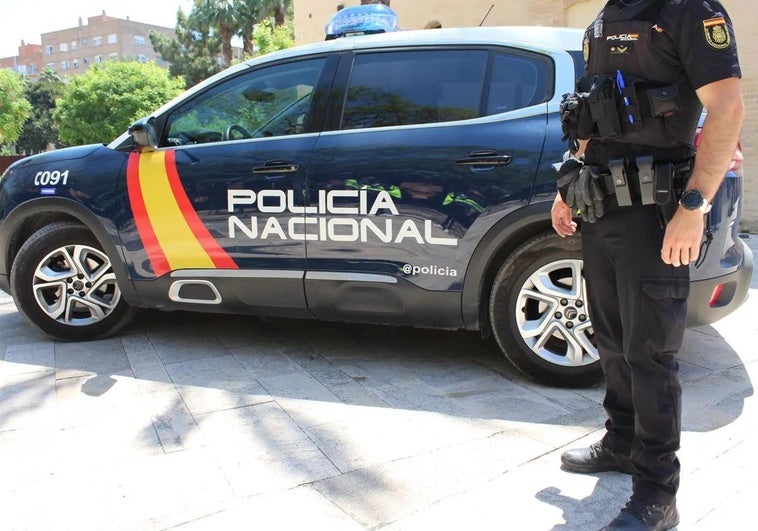Detienen a un hombre por agredir sexualmente a su nieta durante años y a su mujer por encubrirlo