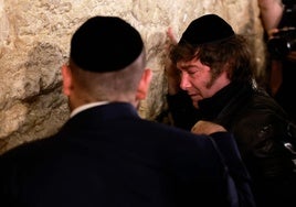 Milei, en el Muro de las Lamentaciones, en Jerusalén.