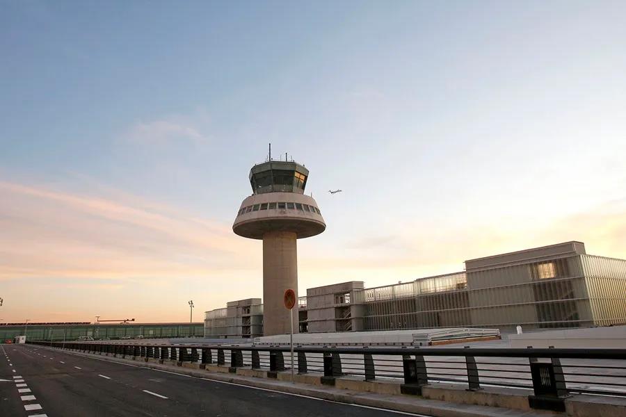 Illa anuncia que el nuevo aeropuerto del Prat estará acabado en 2033