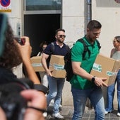 Efectivos de la UCO abandonan el domicilio de Ábalos en Valencia tras nueve horas de registro