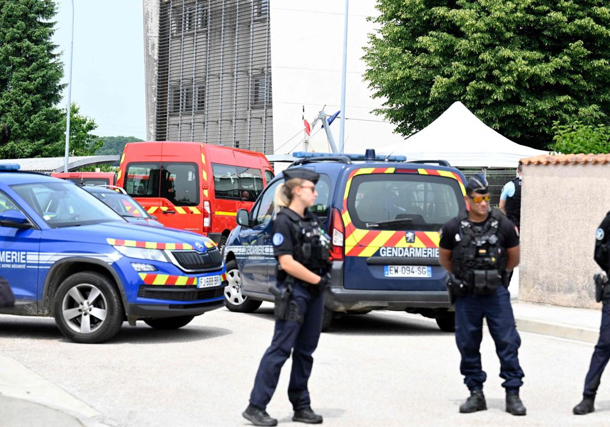 Un chico de 14 años asesina a puñaladas a una empleada de un instituto en Francia