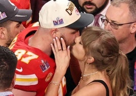 Taylor Swift y Travis Kelce.