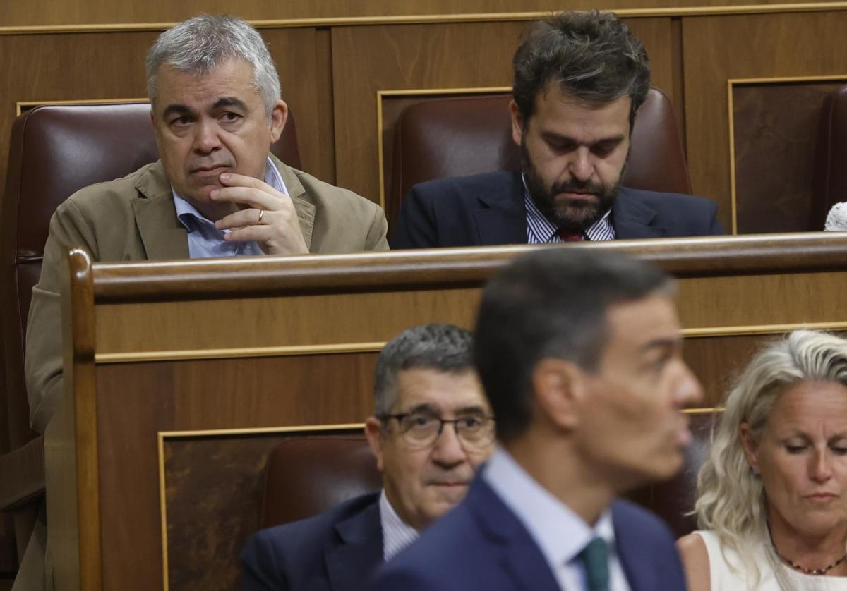 El secretario de Organización del PSOE, Santos Cerdán, durante la sesión de control al Ejecutivo este miércoles.