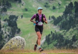 Imagen de Cristina Santurino en una competición en montaña.
