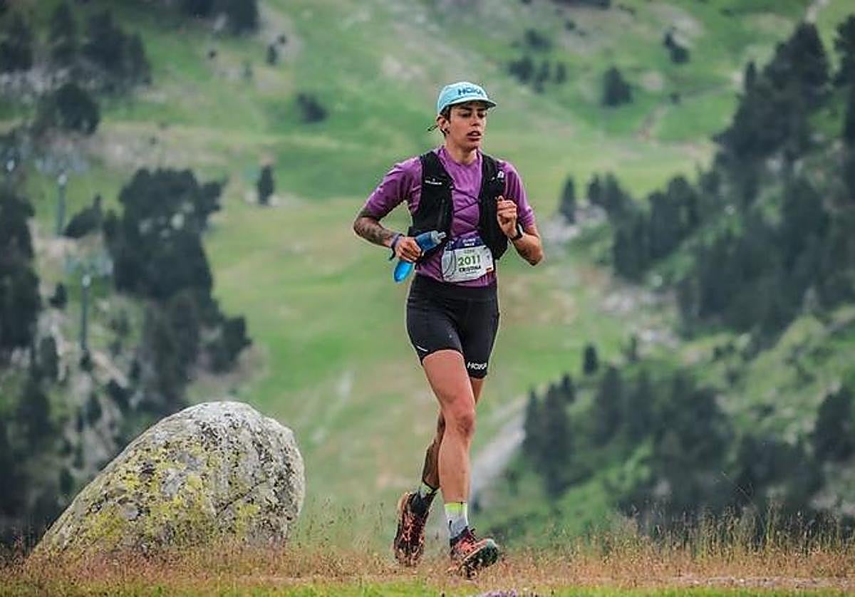 Imagen de Cristina Santurino en una competición en montaña.