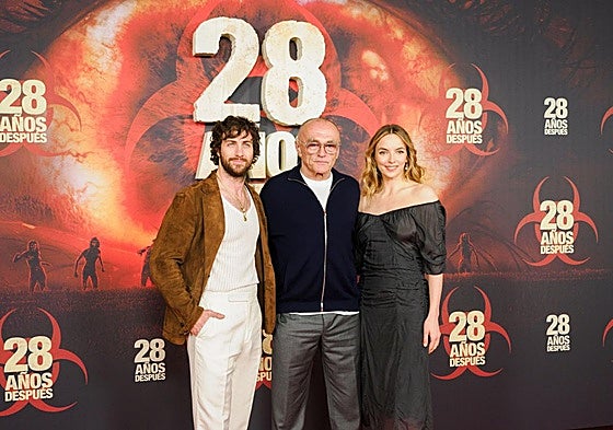 Aaron Taylor-Johnson, Danny Boyle y Jodie Comer, en Madrid.