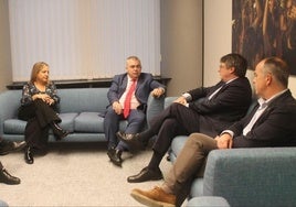 Cerdán, Puigdemont y Turull, en Bruselas el 30 de octubre de 2023.