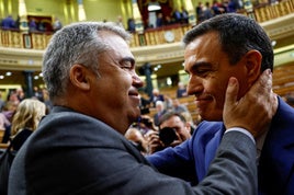 Santos Cerdán junto a Pedro Sánchez