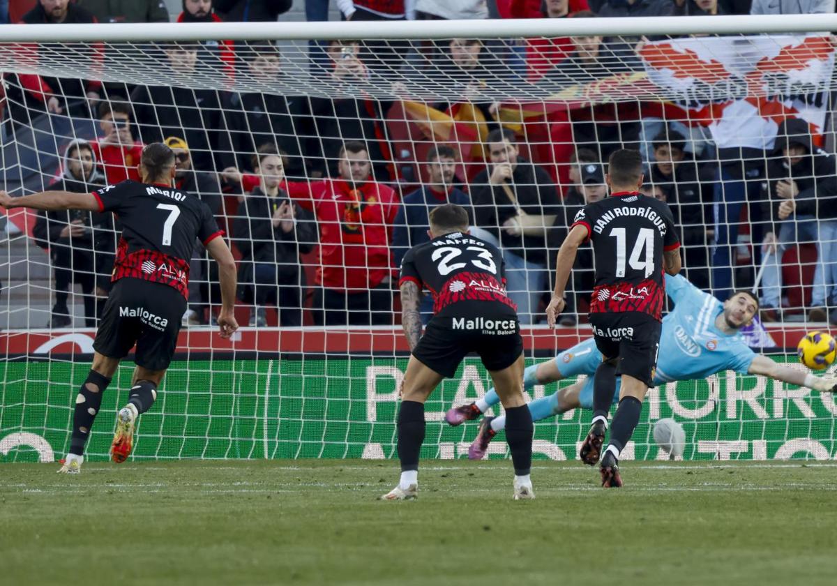 Barcelona Signs Joan García After Activating €25 Million Release Clause