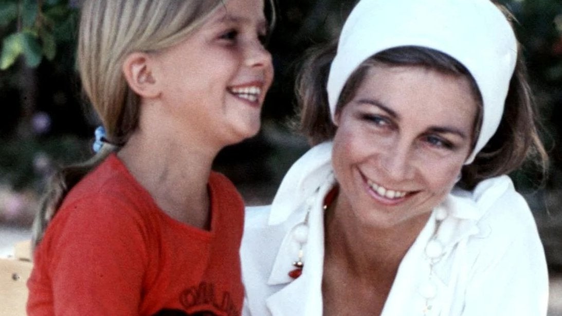 La infancia de la infanta Cristina en Zarzuela: nanny inglesa, eterna segundona y su compleja relación con la reina Sofía