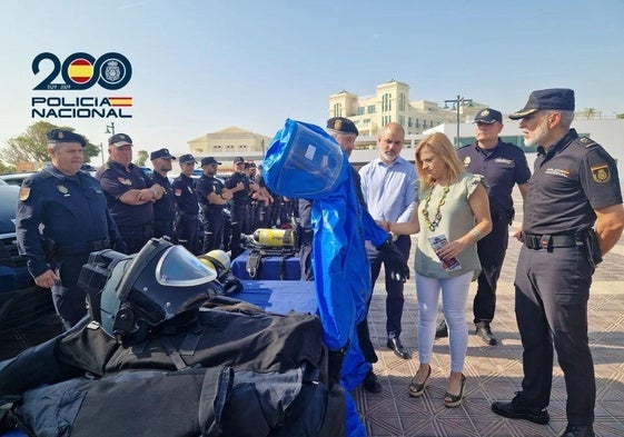 La delegada del Gobierno en la presentación esta semana del operativo especial de seguridad para el verano.
