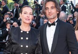 La trágica historia de amor de Carole Bouquet y Francis Giacobetti, el padrastro de Dimitri Rassam que acaba de morir