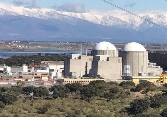 La central de Almaraz (Cáceres) será la primera en verse clausurada, en octubre de 2027.