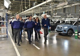 El CEO de Stellantis continúa su gira por las plantas del grupo