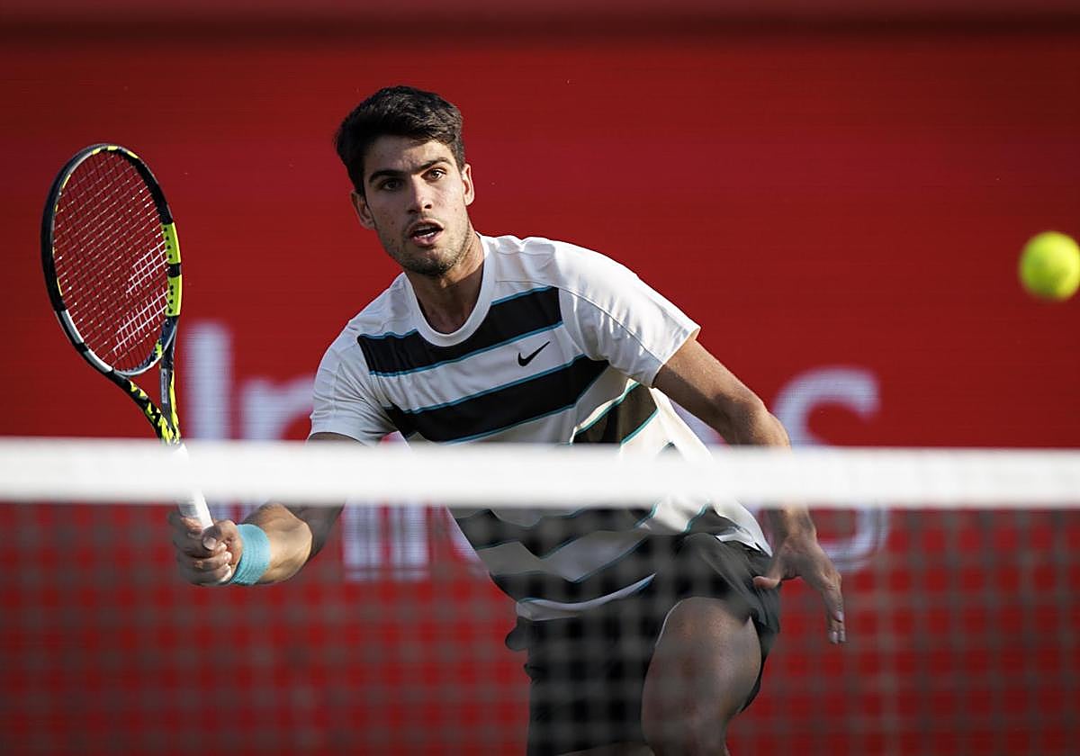 Así hemos narrado la victoria de Alcaraz ante Rinderknech en Queen's