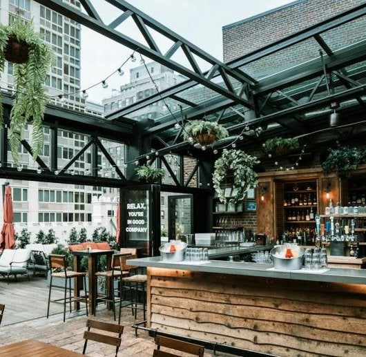 La azotea más grande de Madrid abre sus puertas para celebrar el mejor tardeo de la ciudad en un edificio icónico