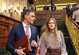 El presidente del Gobierno, Pedro Sánchez, y la ministra de Energía y Transición Ecológica, Sara Aagesen,