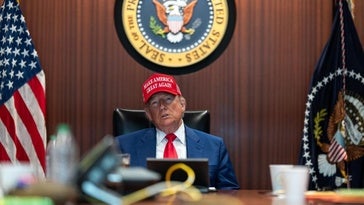 Trump bombardea a Irán: «Habrá paz o habrá tragedia»