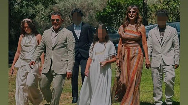 Alejandro Sanz celebra la comunión de sus hijos mientras crece la polémica por las declaraciones de Ivet Playà