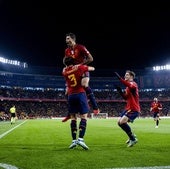 Los jugadores de la selección española celebran el gol de Le Normand que abrió el triunfo de La Roja en su última visita a Valladolid.