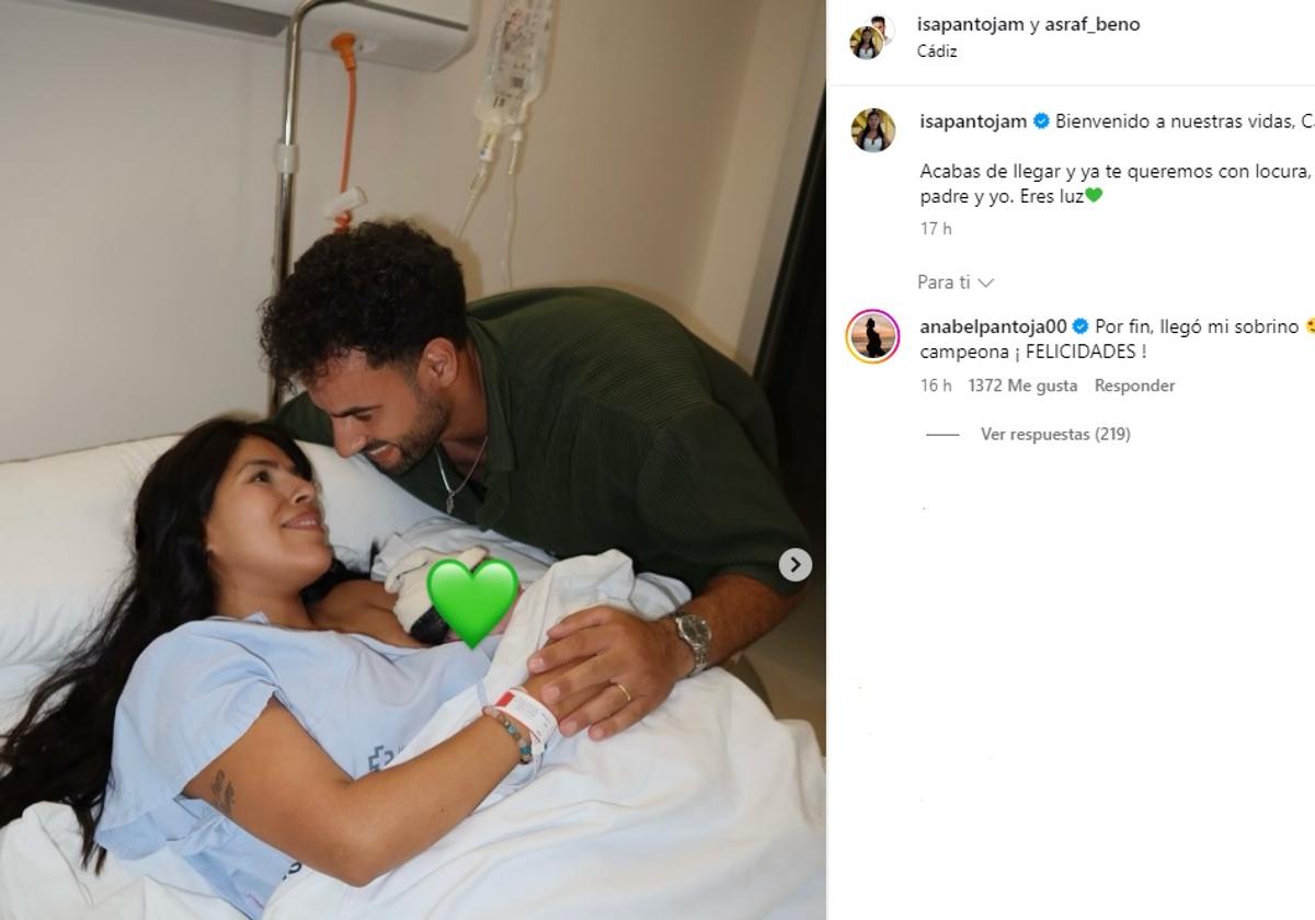 Isa Pantoja y Asraf Beno, con su bebé.