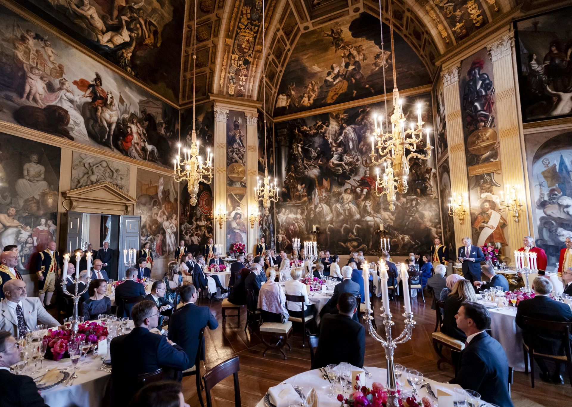 La lujosa cena de gala de los jefes de Estado y de Gobierno de la OTAN en La Haya