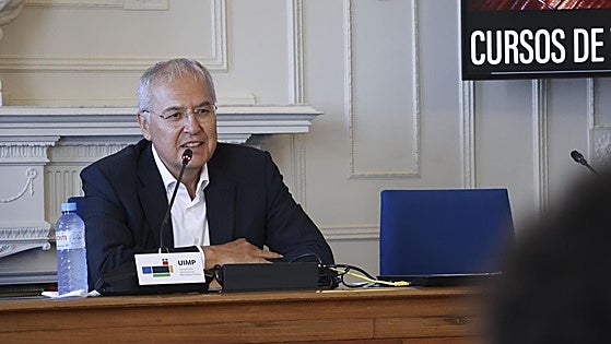 Hispasat prevé que se cierre su compra por Indra en octubre
