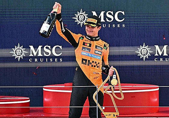 Lando Norris celebra su victoria en el GP de Austria.