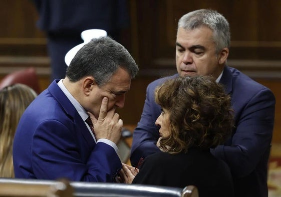 Aitor Esteban, actual líder del PNV, junto a María Jesús Montero y Santos Cerdán