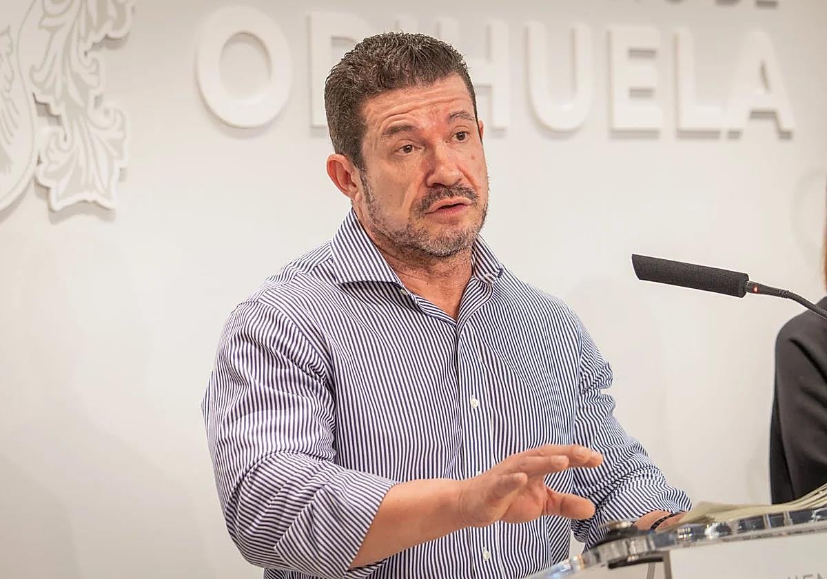Emilio Argüeso, en una rueda de prensa de la conselleria