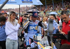 Álex Márquez, antes de la carrera en Assen.