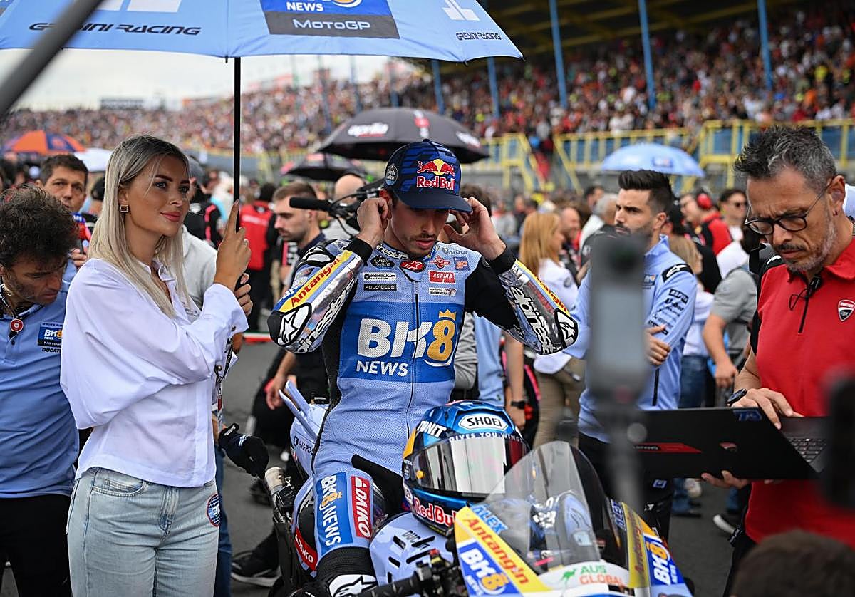 Álex Márquez, antes de la carrera en Assen.