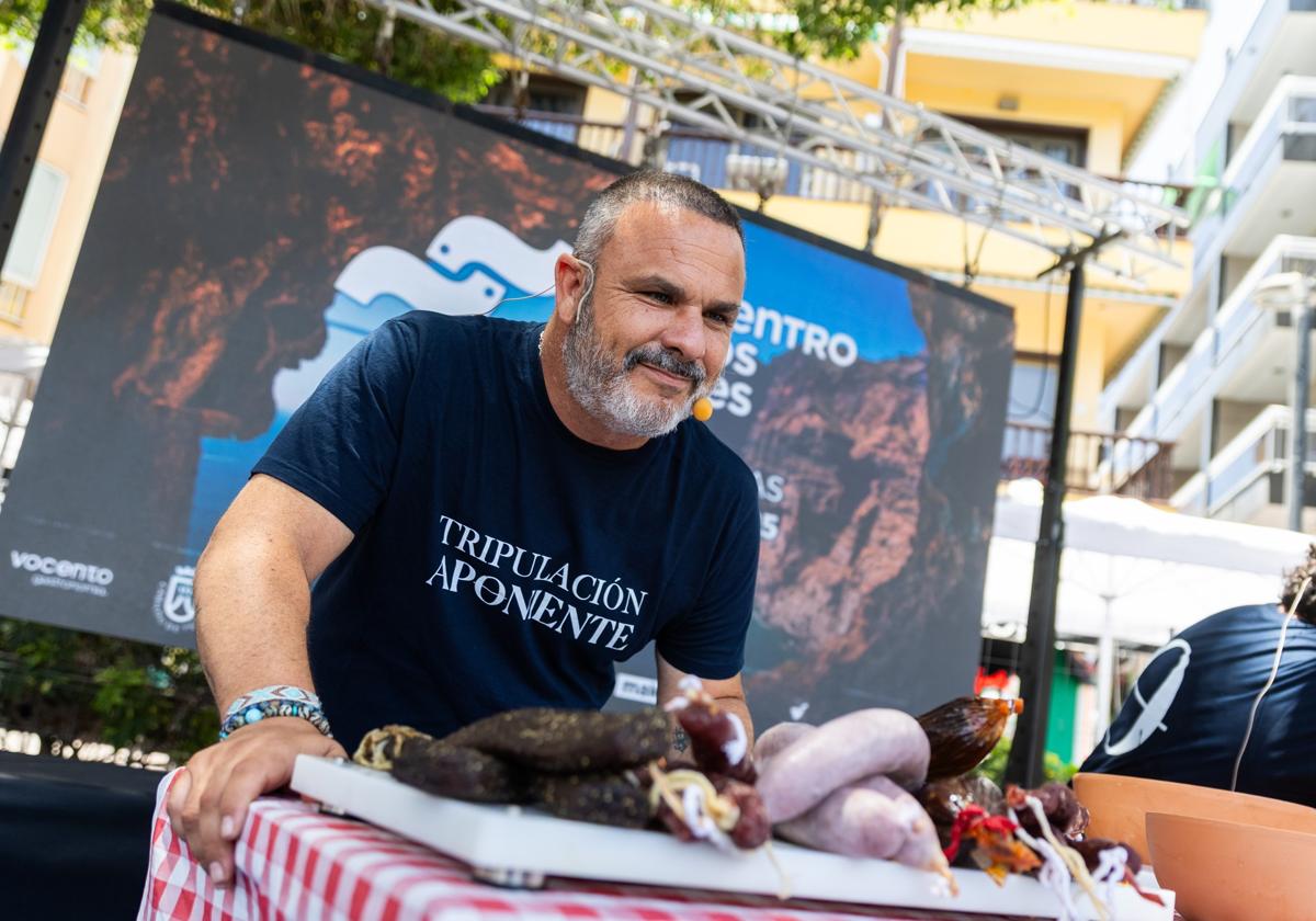 La cocina de Ángel León desborda Aponiente y se...