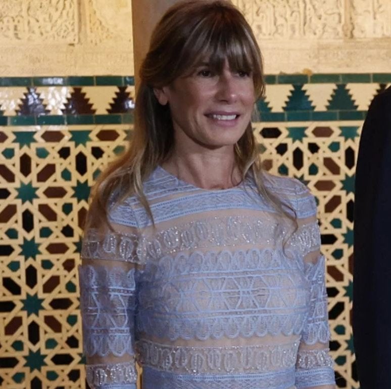 Begoña Gómez se viste de princesa en Sevilla: estrena el vestido de Teresa Helbig más especial