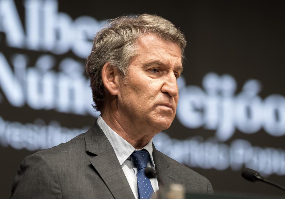 Feijóo ata un congreso de paz interna que deja en el aire...
