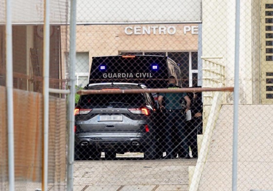 Santos Cerdán a su llegada a Soto del Real tras la decisión del juez del Supremo