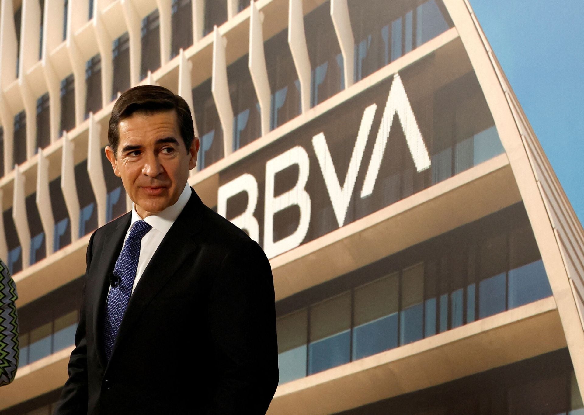 BBVA mantiene la opa por el Sabadell a pesar de las condiciones del...