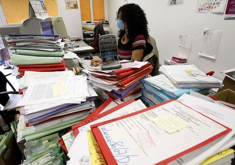 Los funcionarios cobrarán una paga extra de más de 280 euros por la subida del 0,5%