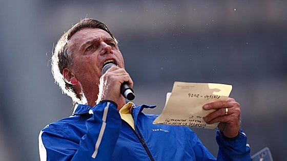 Bolsonaro cancela su agenda un mes por una «crisis de hipo y vómitos constantes»