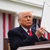Donald Trump firma una orden ejecutiva el pasado 2 de abril en la Casa Blanca.