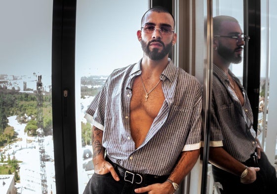 El cantante Manuel Turizo posa antes de la entrevista por la presentación de su próxima gira por España '201 Tour'